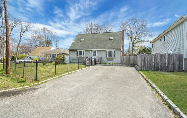 $525,000 | 15 Maplewood Drive, Shirley, NY 11967