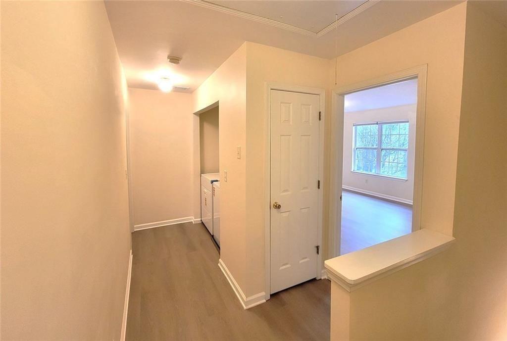 1516 Parc Main Street Lawrenceville, GA 30046 - Photo 11 of 16 a view of hallway with shower