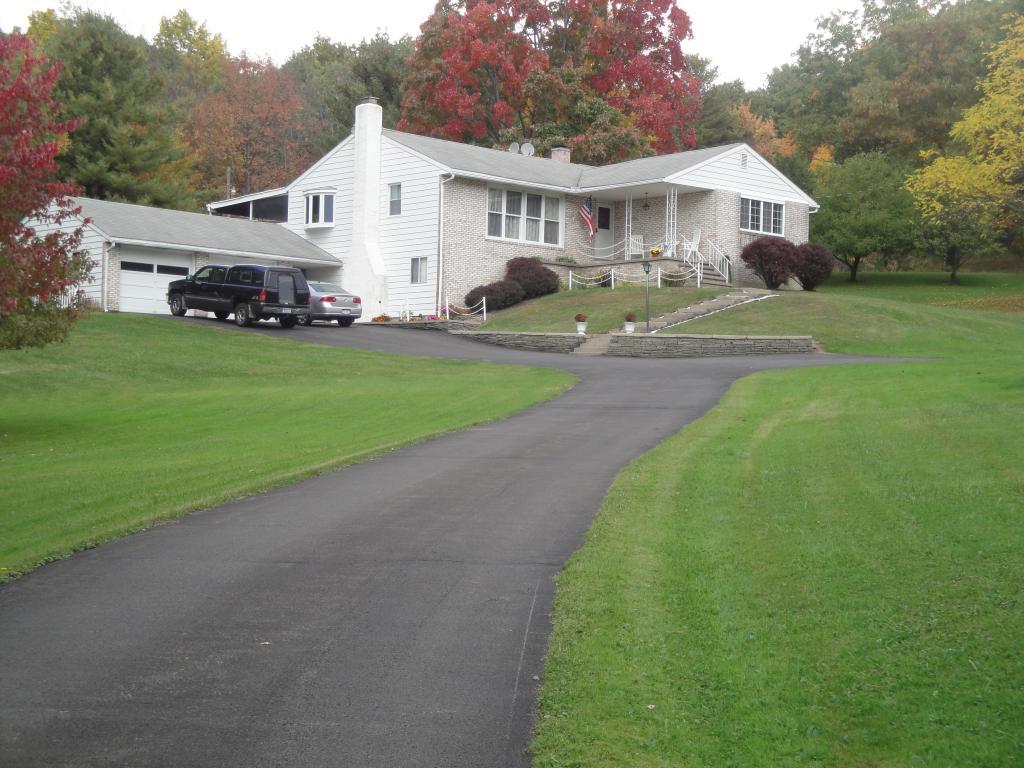 209 Meeker Road Vestal, NY 13850 - Photo 1 of 19 Gallery Image 1