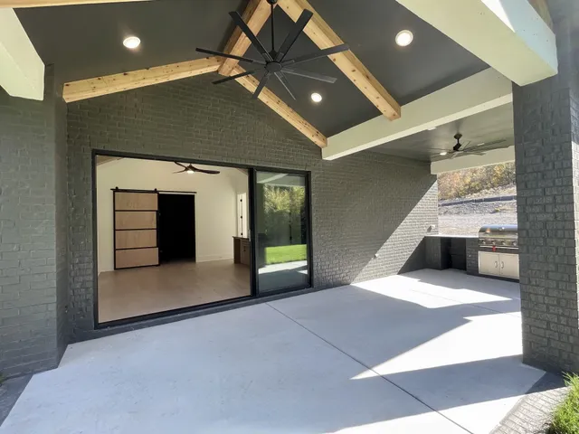 an empty room with an empty space