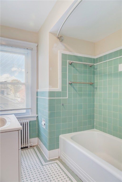 69 Carroll Avenue Newport, RI 02840 - Photo 23 of 27 Full Bathroom on 2nd floor