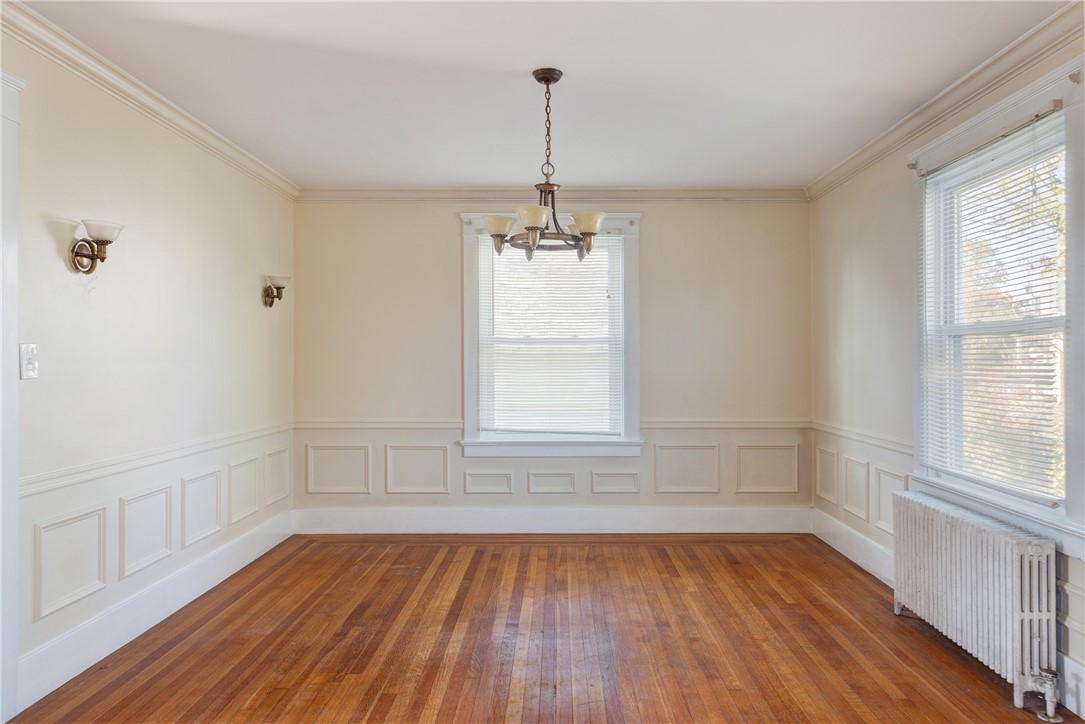 69 Carroll Avenue Newport, RI 02840 - Photo 6 of 27 Dining Room