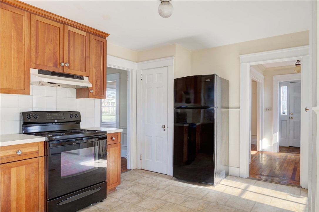 69 Carroll Avenue Newport, RI 02840 - Photo 10 of 27 Kitchen