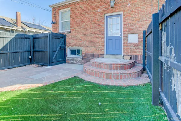 $938,000 | 725 South Grant Street, Denver, CO 80209