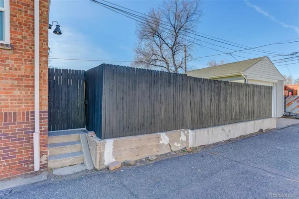 $938,000 | 725 South Grant Street, Denver, CO 80209