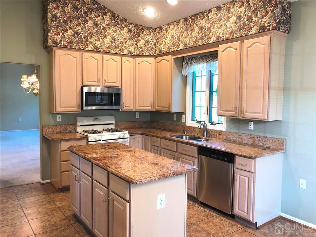 2 Chichester Road Monroe Township, NJ 08831 - Photo 15 of 36 Gallery Image 15