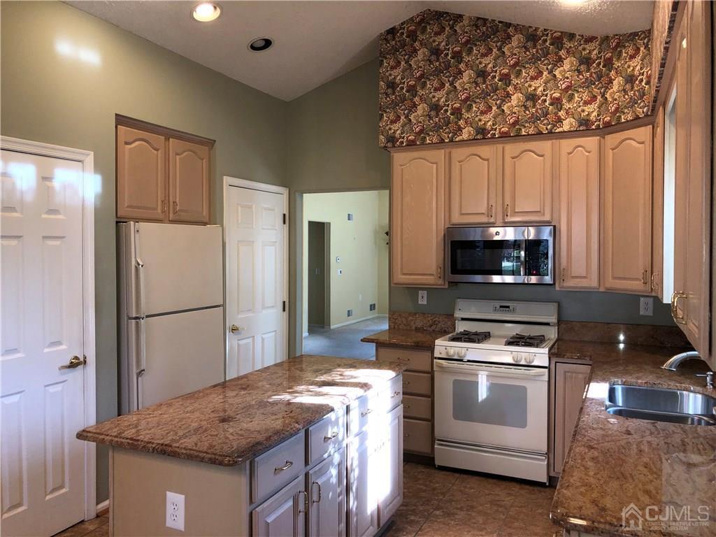2 Chichester Road Monroe Township, NJ 08831 - Photo 16 of 36 Gallery Image 16