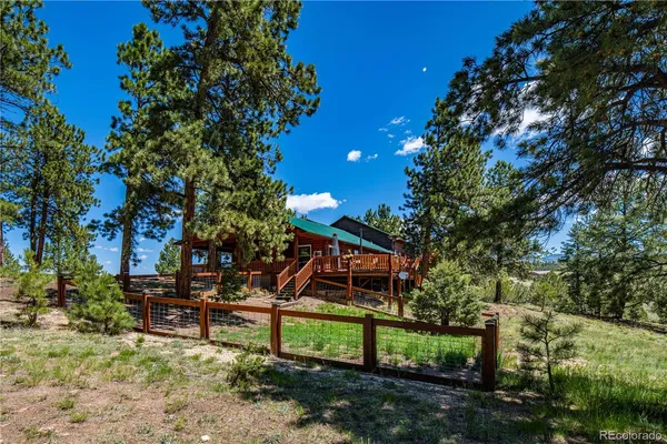 a view of a bench in a backyard