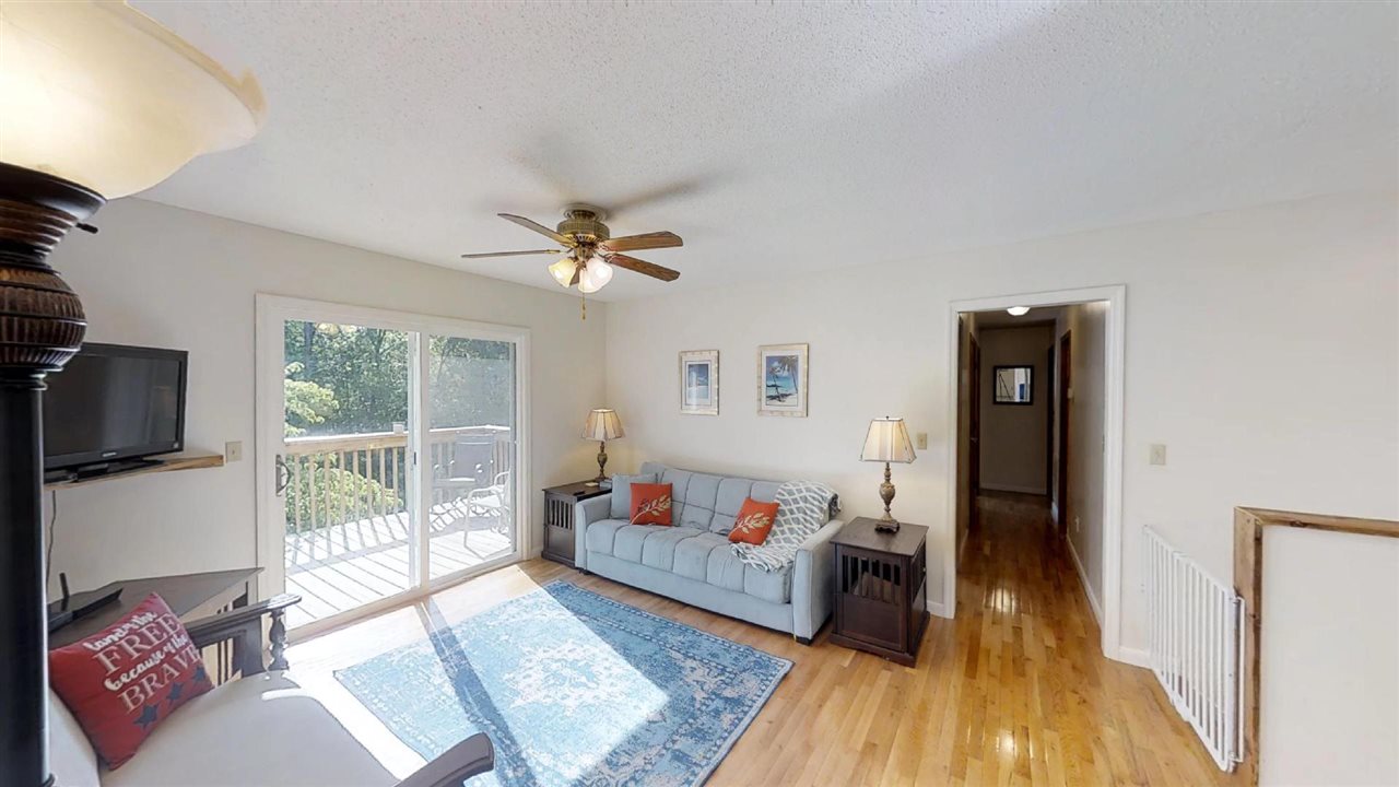 105 State Rd S-42-4312 Landrum, SC 29356 - Photo 4 of 19 Living Room