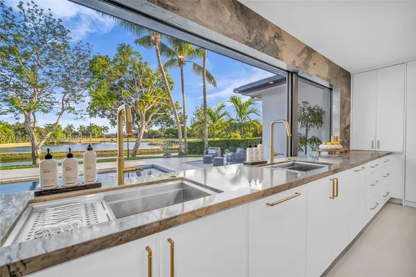 $4,650,000 | 4430 Casper Court, Hollywood, FL 33021