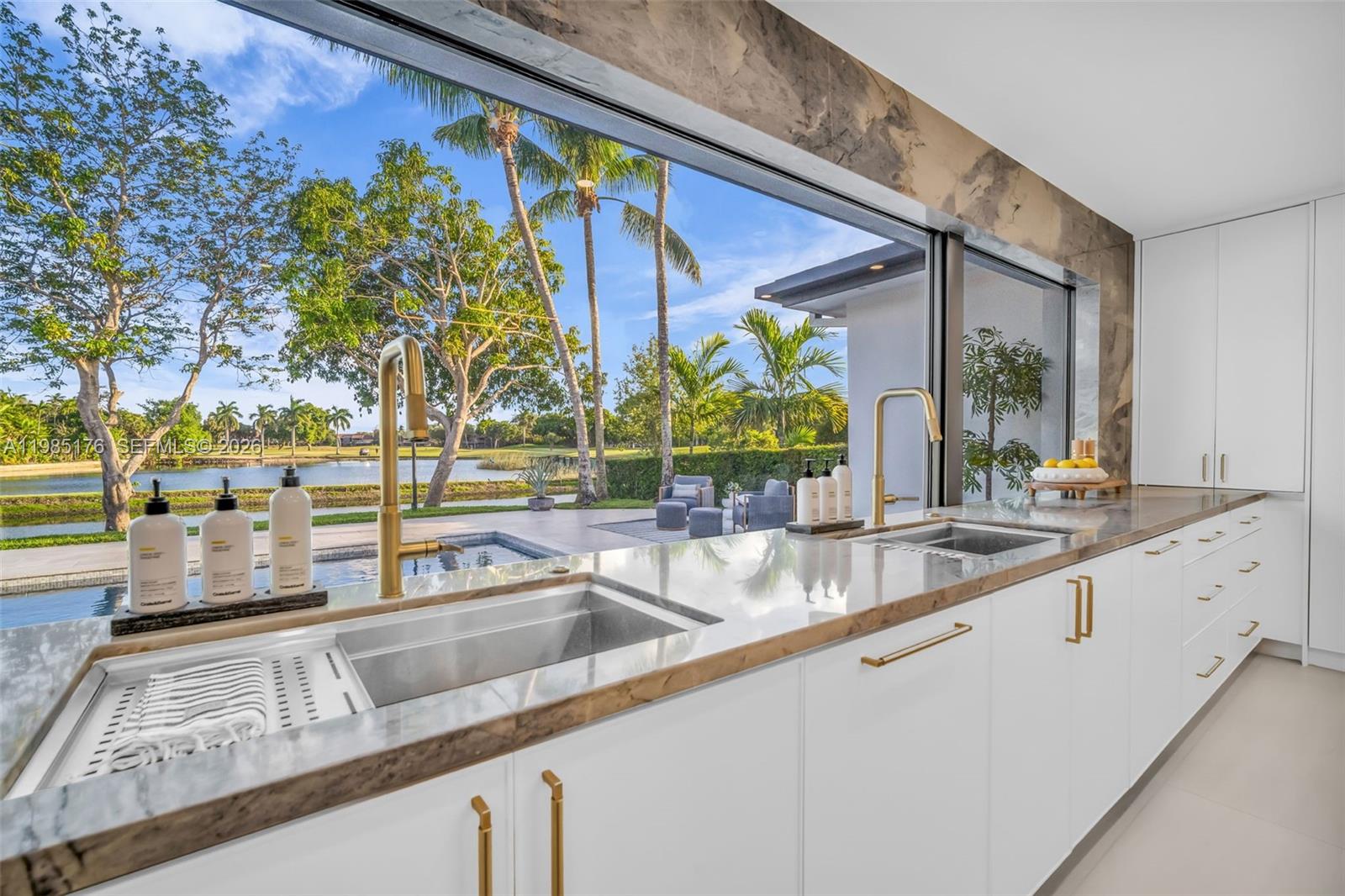 4430 Casper Court Hollywood, FL 33021 - Photo 12 of 64