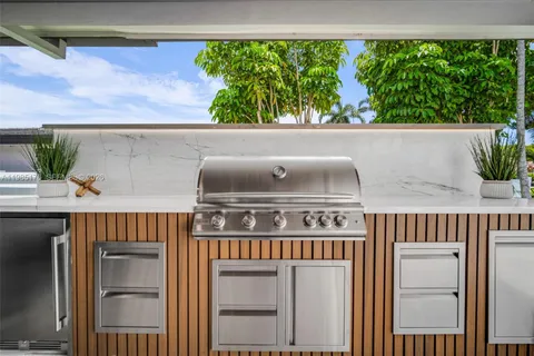 $4,650,000 | 4430 Casper Court, Hollywood, FL 33021
