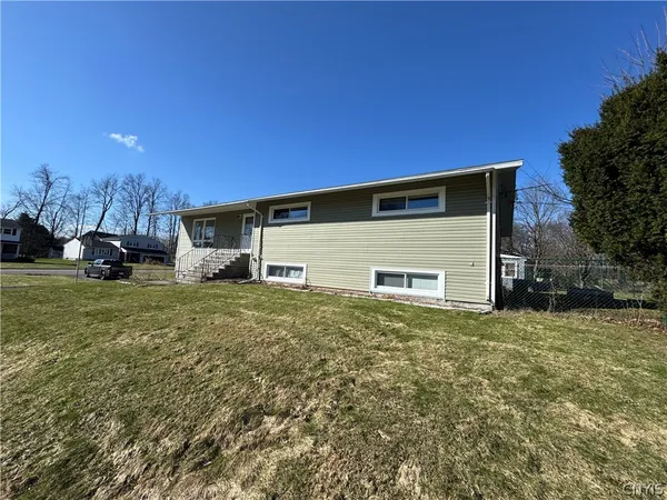 $2,500 | 2221 Mott Road, Unit 1, Lysander, NY 13027
