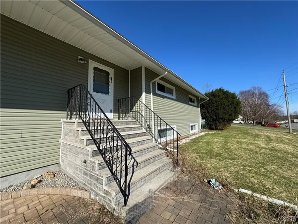 $2,500 | 2221 Mott Road, Unit 1, Lysander, NY 13027