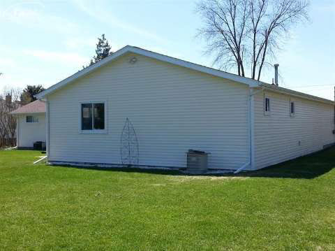 2232 North Oak Road Davison, MI 48423 - Photo 4 of 49 20398603-3.JPG