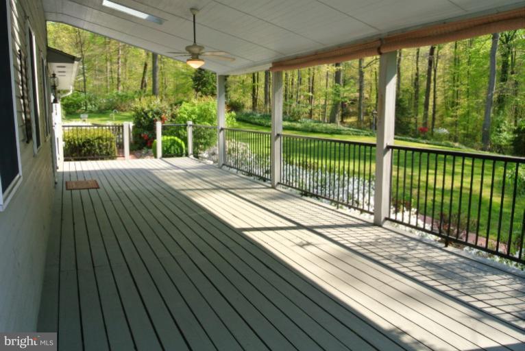 503 East Wheel Road Abingdon, MD 21009 - Photo 26 of 27 Large Rear Deck