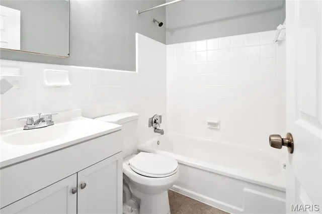 $1,149,900 | 8009 Gravois Road, St. Louis, MO 63123