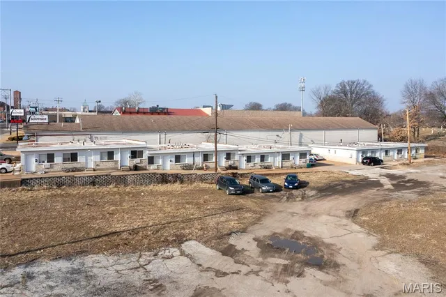 $1,149,900 | 8009 Gravois Road, St. Louis, MO 63123