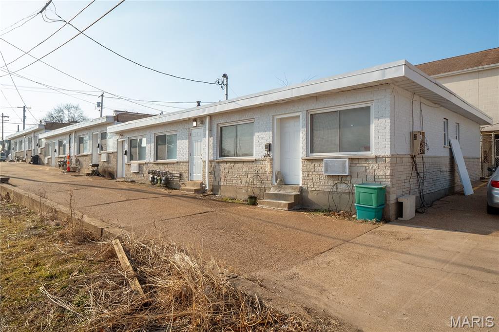 8009 Gravois Road St. Louis, MO 63123 - Photo 2 of 16