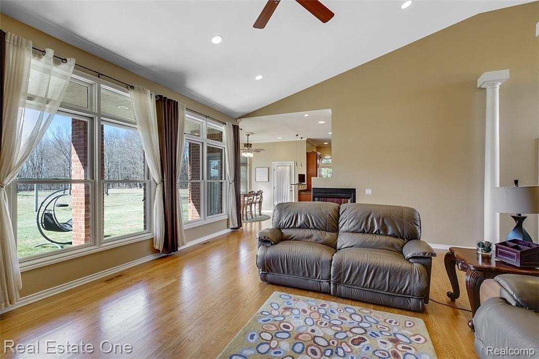 22740 30 Mile Road Ray, MI 48096 - Photo 10 of 43 dsc04723-dsc04725.jpg