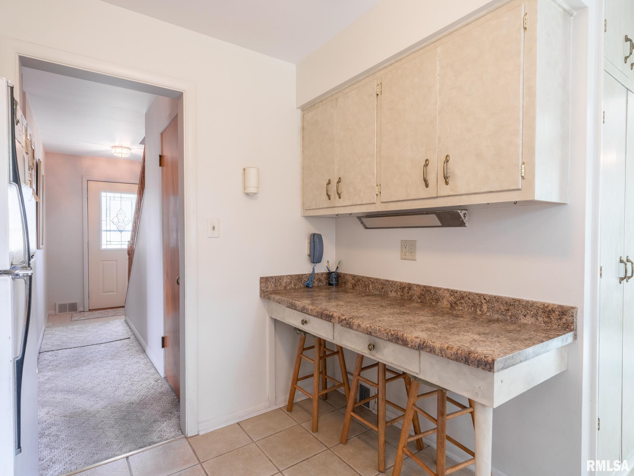 3016 West Westport Road Peoria, IL 61615 - Photo 9 of 23