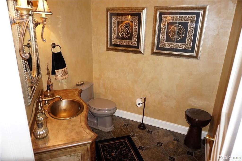 521 Hampton Road Grosse Pointe Woods, MI 48236 - Photo 19 of 48