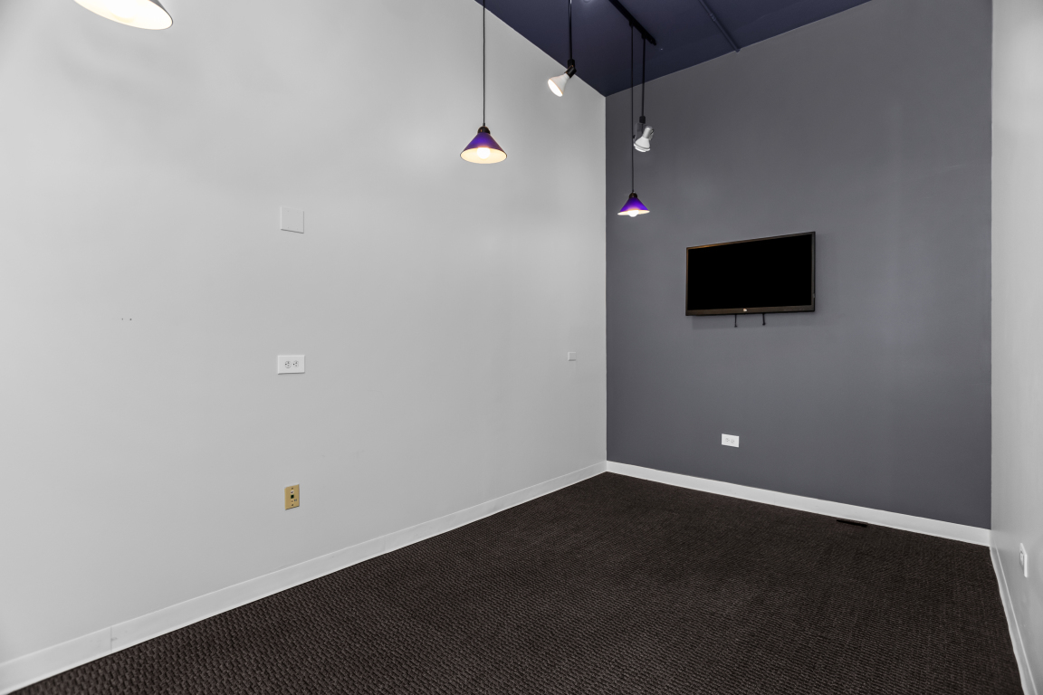 4811 Main Street Skokie, IL 60077 - Photo 12 of 34