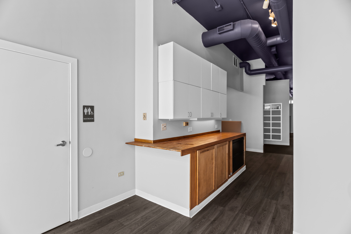 4811 Main Street Skokie, IL 60077 - Photo 15 of 34