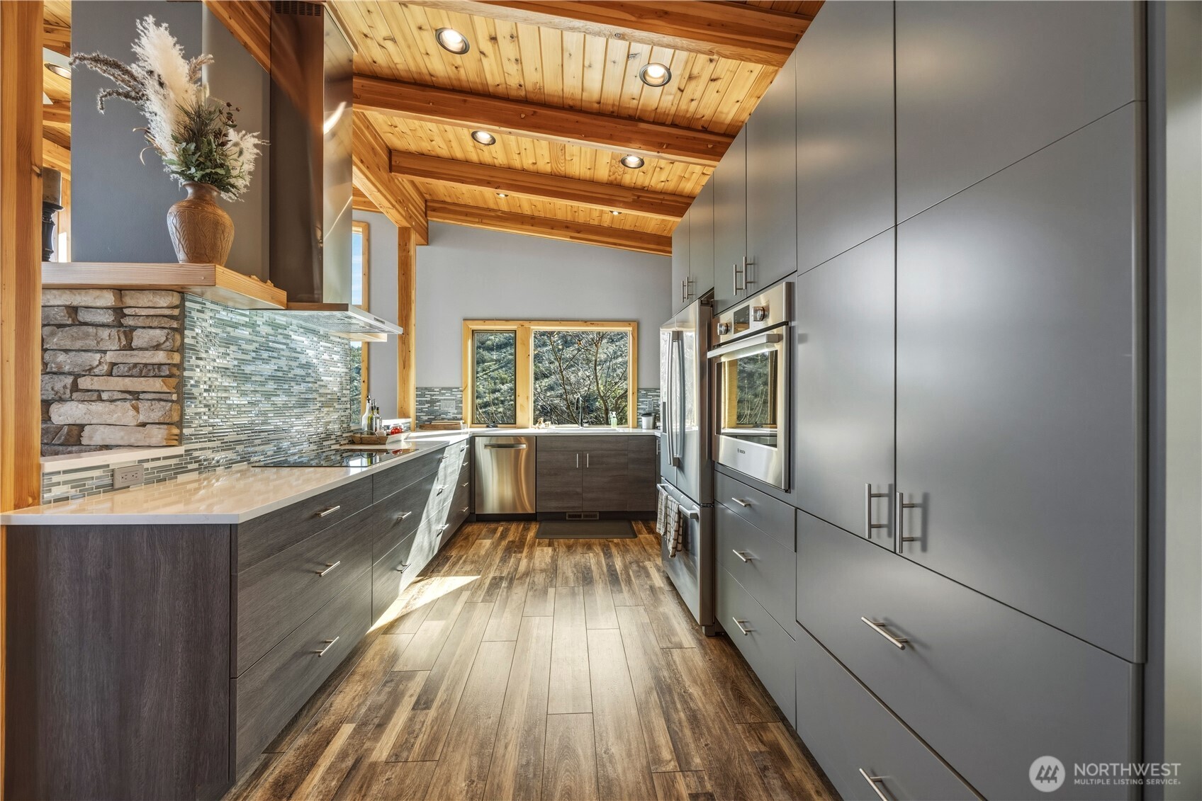 111 Hawks Meadow Road Chelan, WA 98816 - Photo 5 of 39