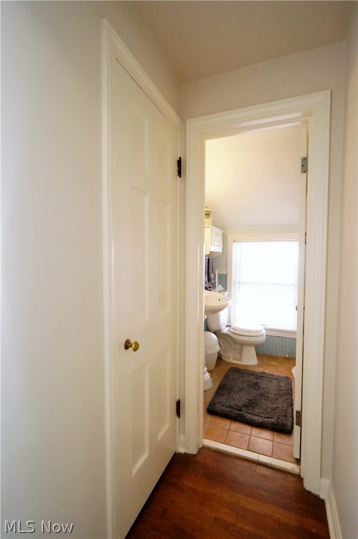 2373 Queenston Road Cleveland, OH 44118 - Photo 29 of 33 Gallery Image 29