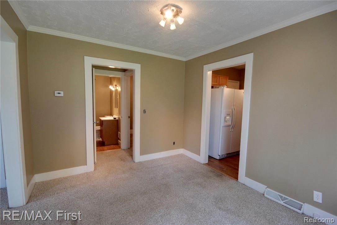 174 West Rundell Street Pontiac, MI 48342 - Photo 8 of 28 Dining Room View 2