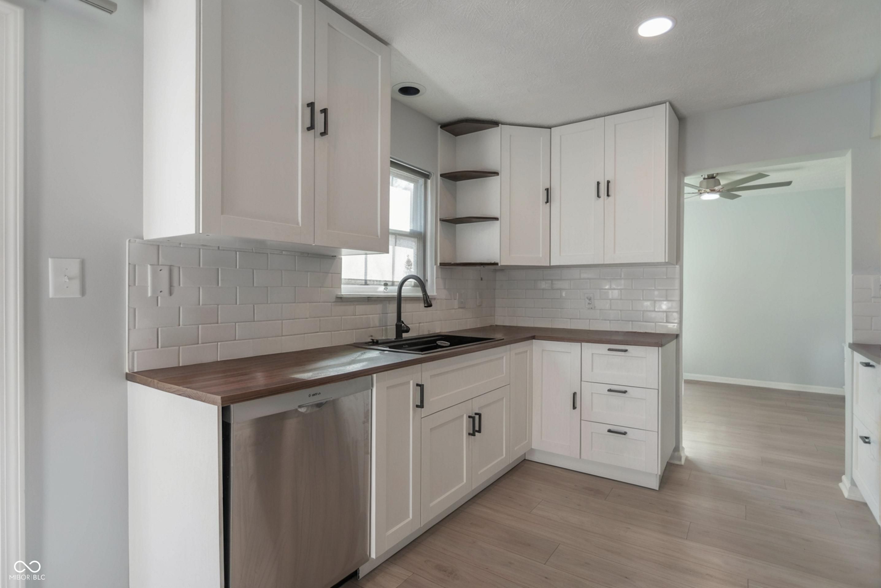 8533 Legacy Court Fishers, IN 46038 - Photo 14 of 41