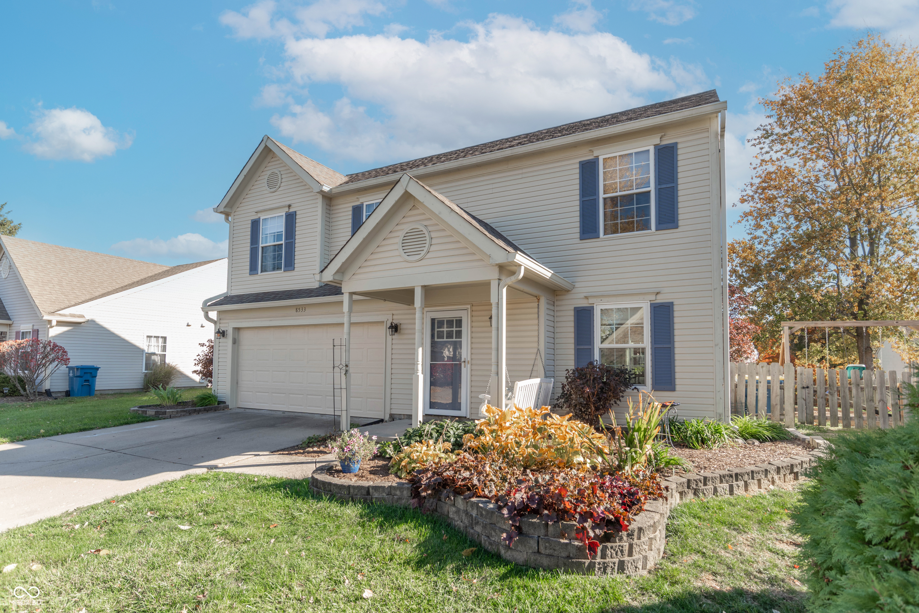 8533 Legacy Court Fishers, IN 46038 - Photo 2 of 41