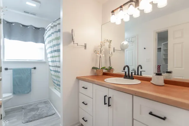 $367,900 | 8533 Legacy Court, Fishers, IN 46038