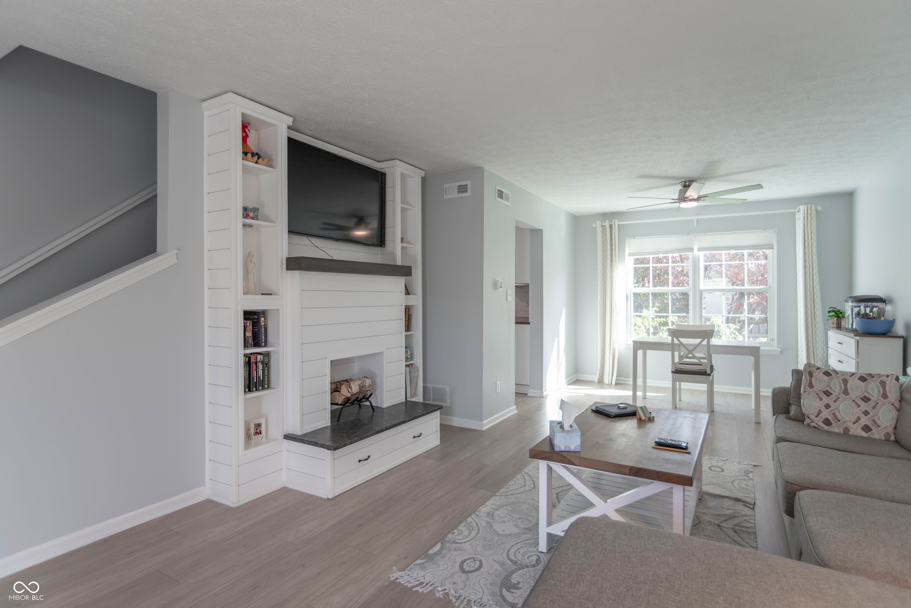 8533 Legacy Court Fishers, IN 46038 - Photo 4 of 41