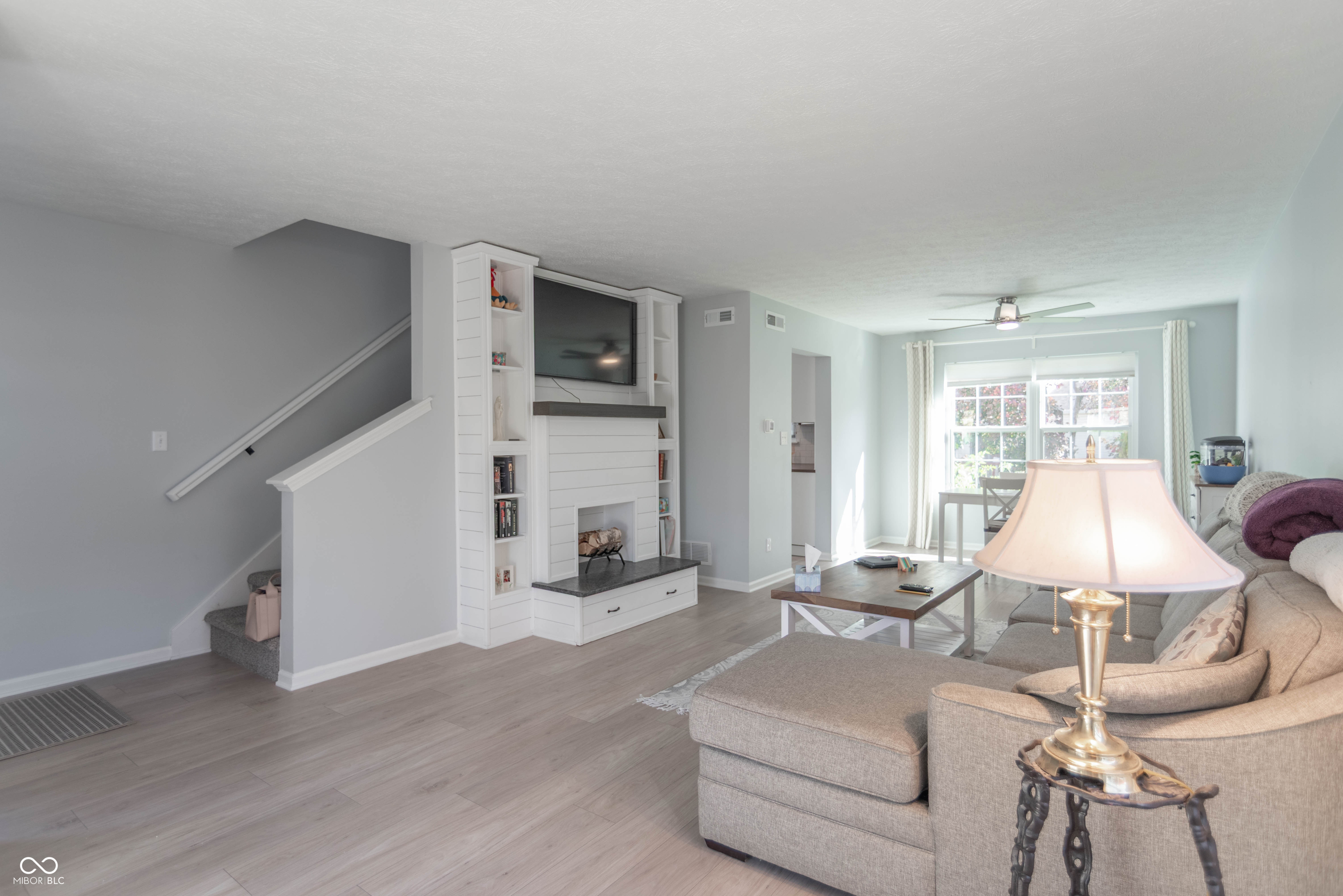 8533 Legacy Court Fishers, IN 46038 - Photo 5 of 41