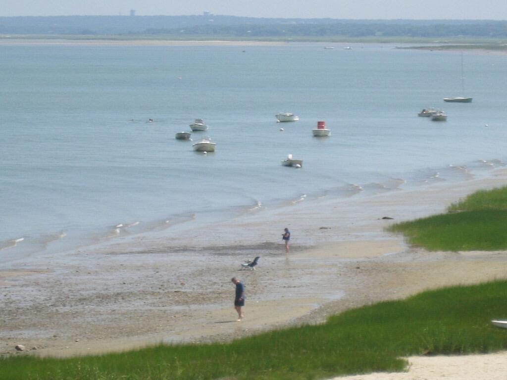 175 Sunset Lane Barnstable, MA 02630 - Photo 5 of 47 A24016F7-CCC4-48F6-93B5-7BD984EF5752