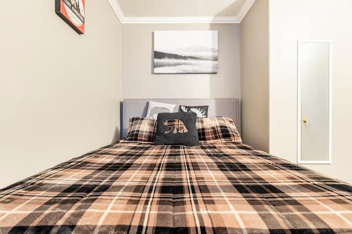 33840 Upper Leland Road, Unit B Pinecrest, CA 95364 - Photo 17 of 35 a bedroom with a bed and a window