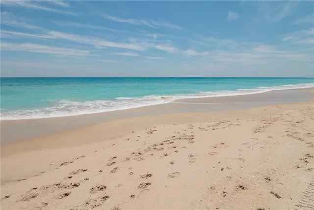 $199,900 | 467 Marlin Circle, Barefoot Bay, FL 32976