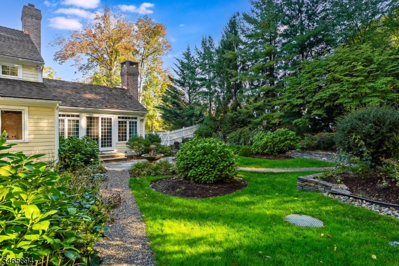 4 Barberry Row Chester, NJ 07930 - Photo 30 of 40 Gallery Image 30