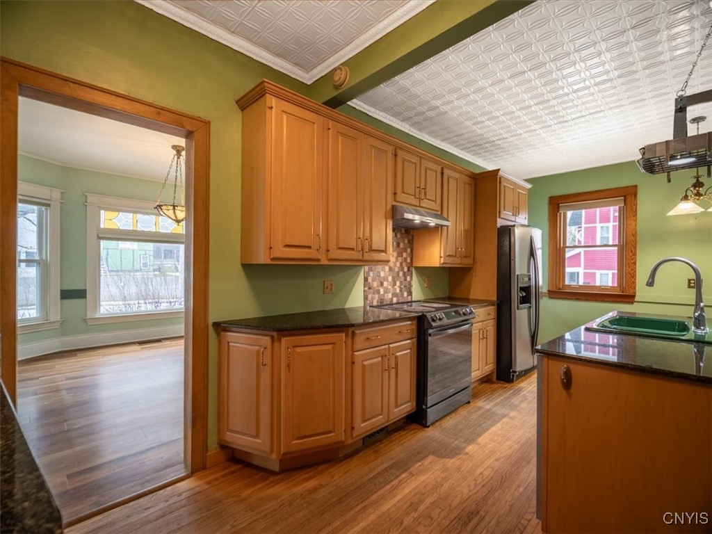 418 Broad Street Oneida, NY 13421 - Photo 14 of 46