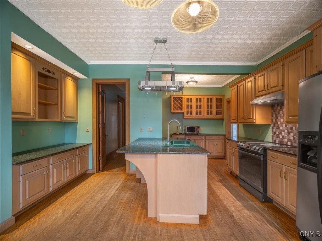 418 Broad Street Oneida, NY 13421 - Photo 10 of 46