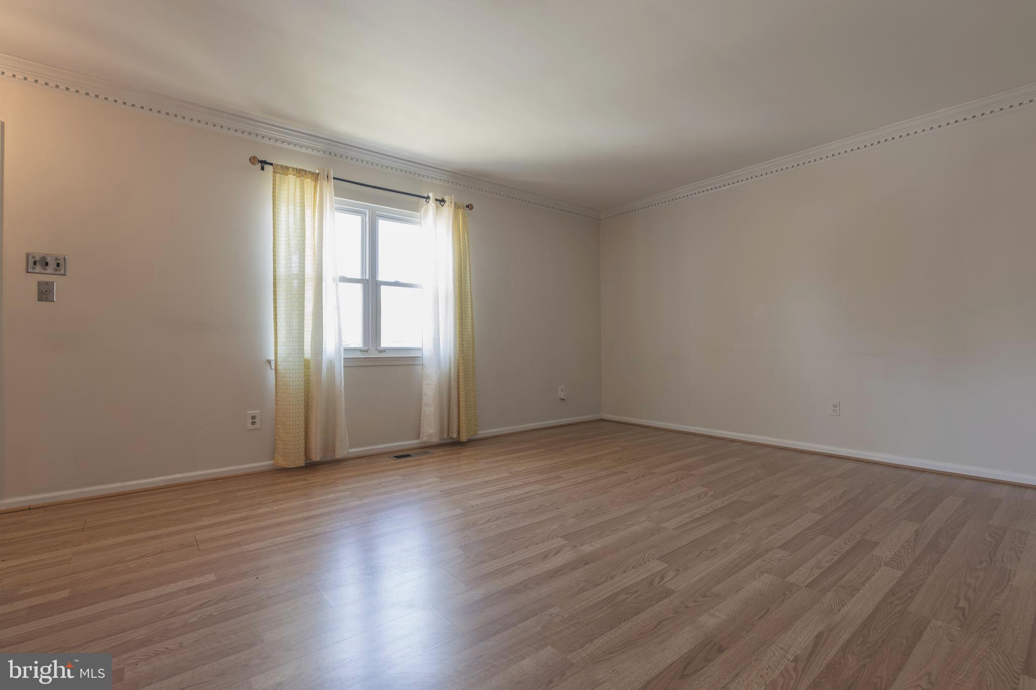 753 West Providence Road Lansdowne, PA 19050 - Photo 2 of 33 Living Room