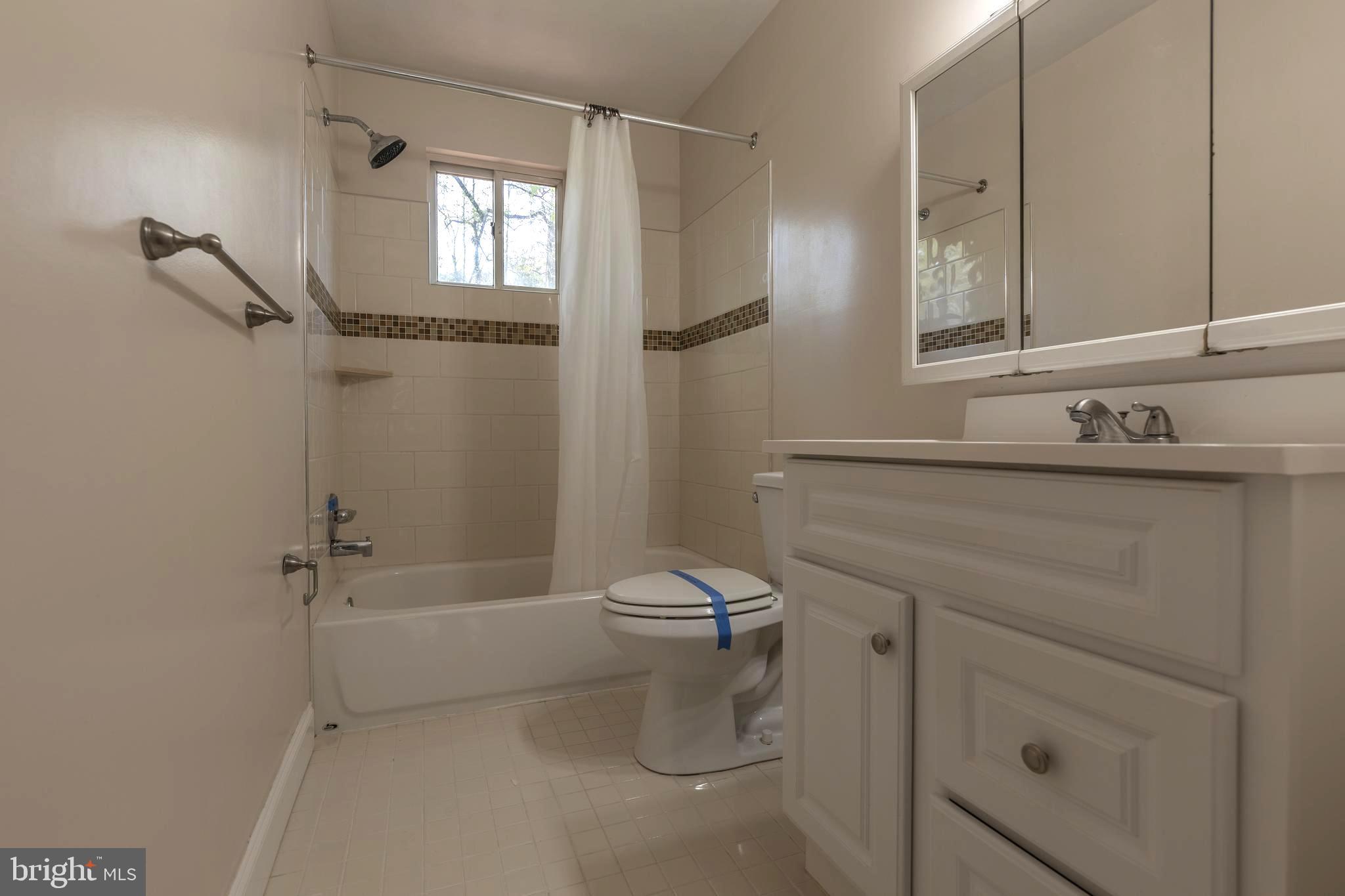 753 West Providence Road Lansdowne, PA 19050 - Photo 23 of 33 Hall Bath