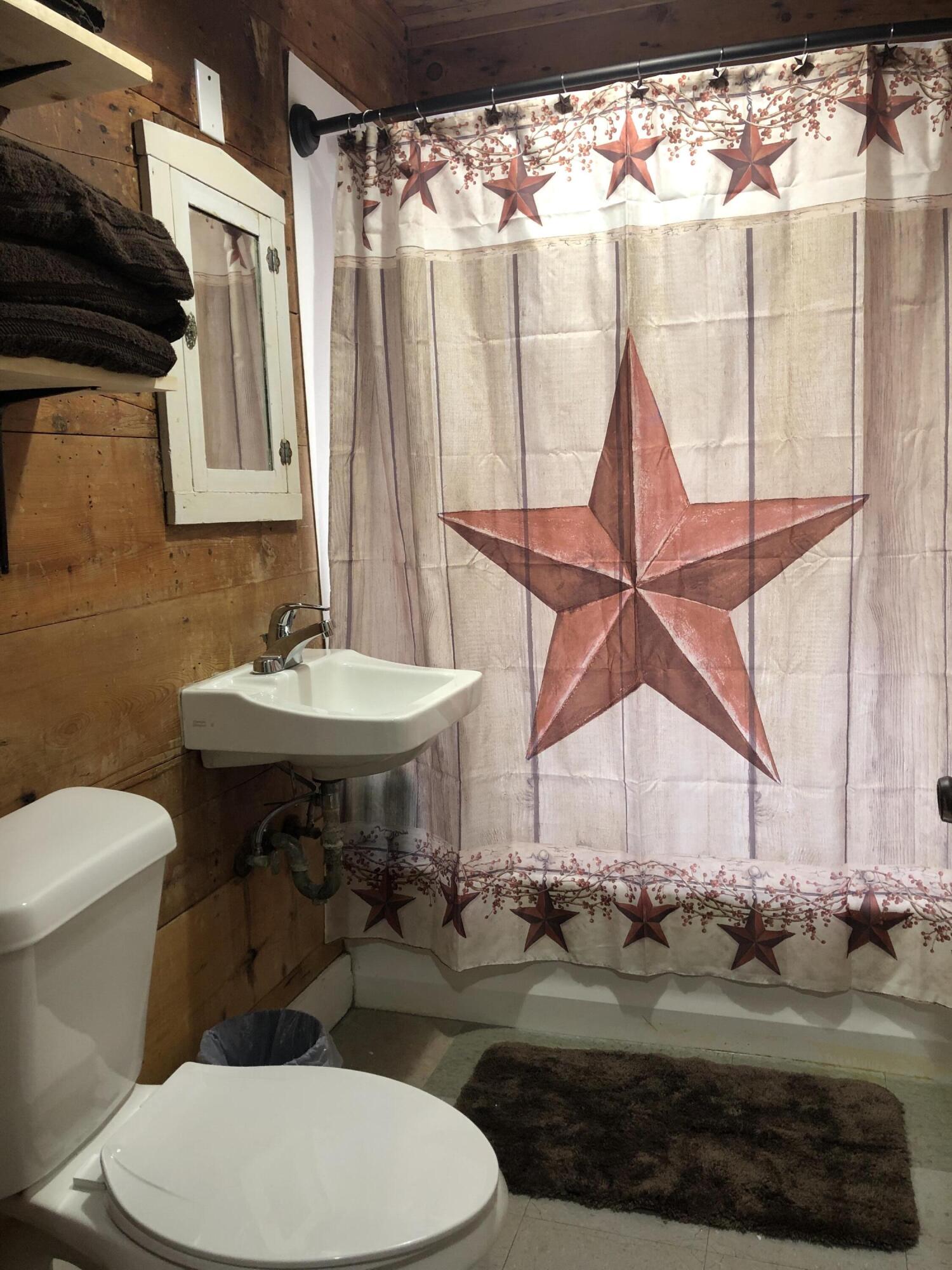 2221 15th Street Lubbock, TX 79401 - Photo 12 of 28 bathroom