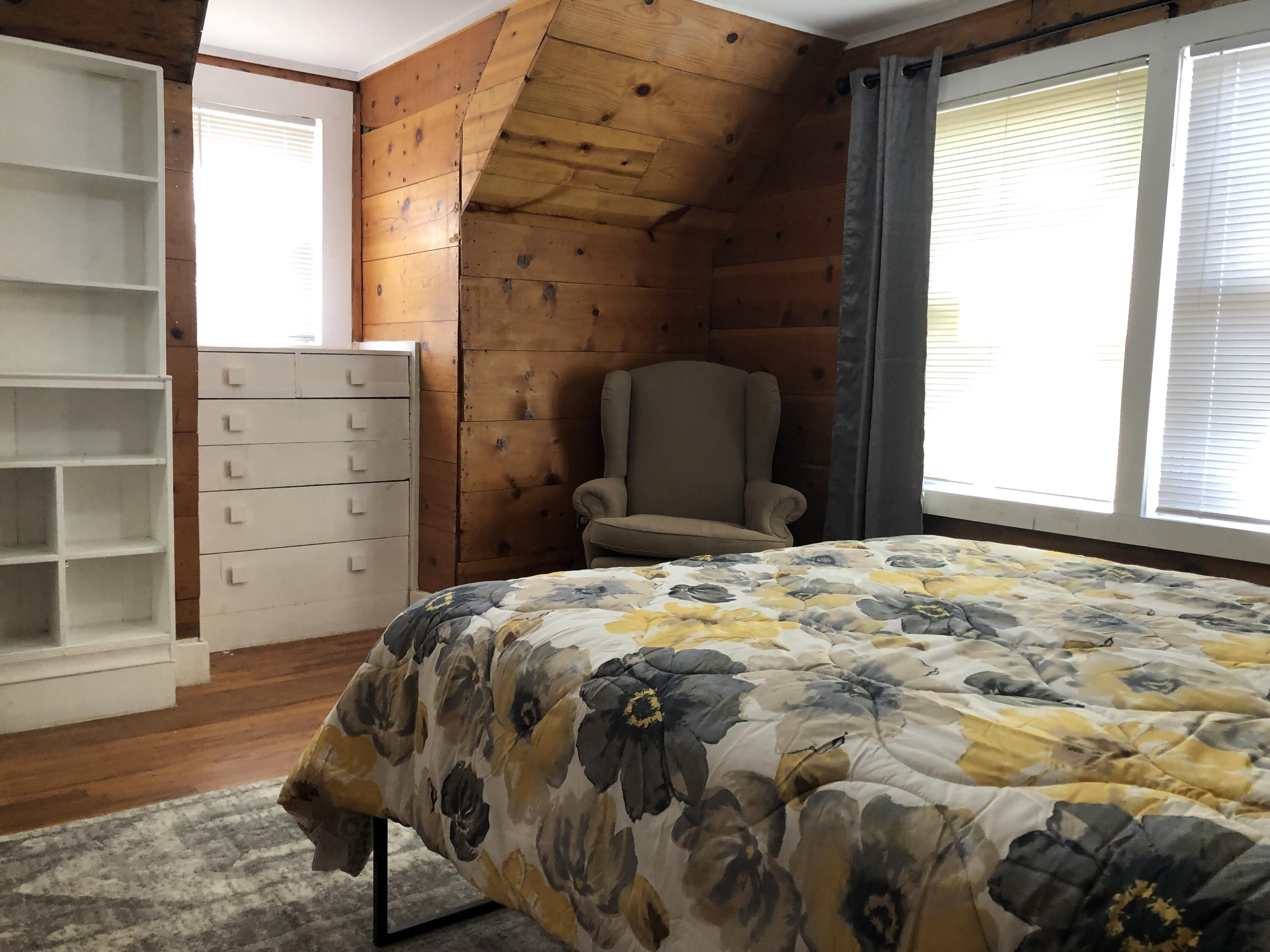 2221 15th Street Lubbock, TX 79401 - Photo 23 of 28 Floral bedroom1