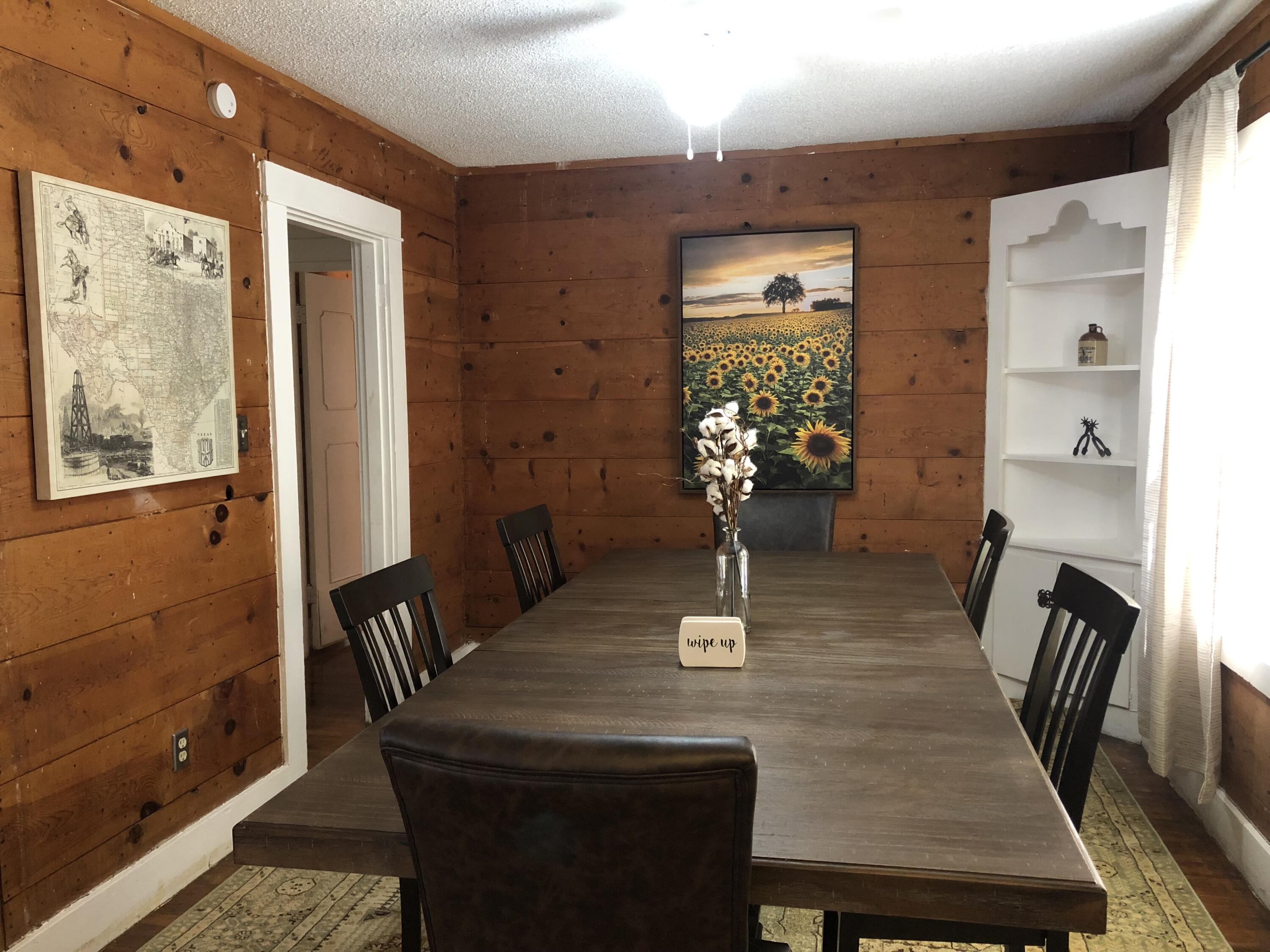 2221 15th Street Lubbock, TX 79401 - Photo 7 of 28 dining1