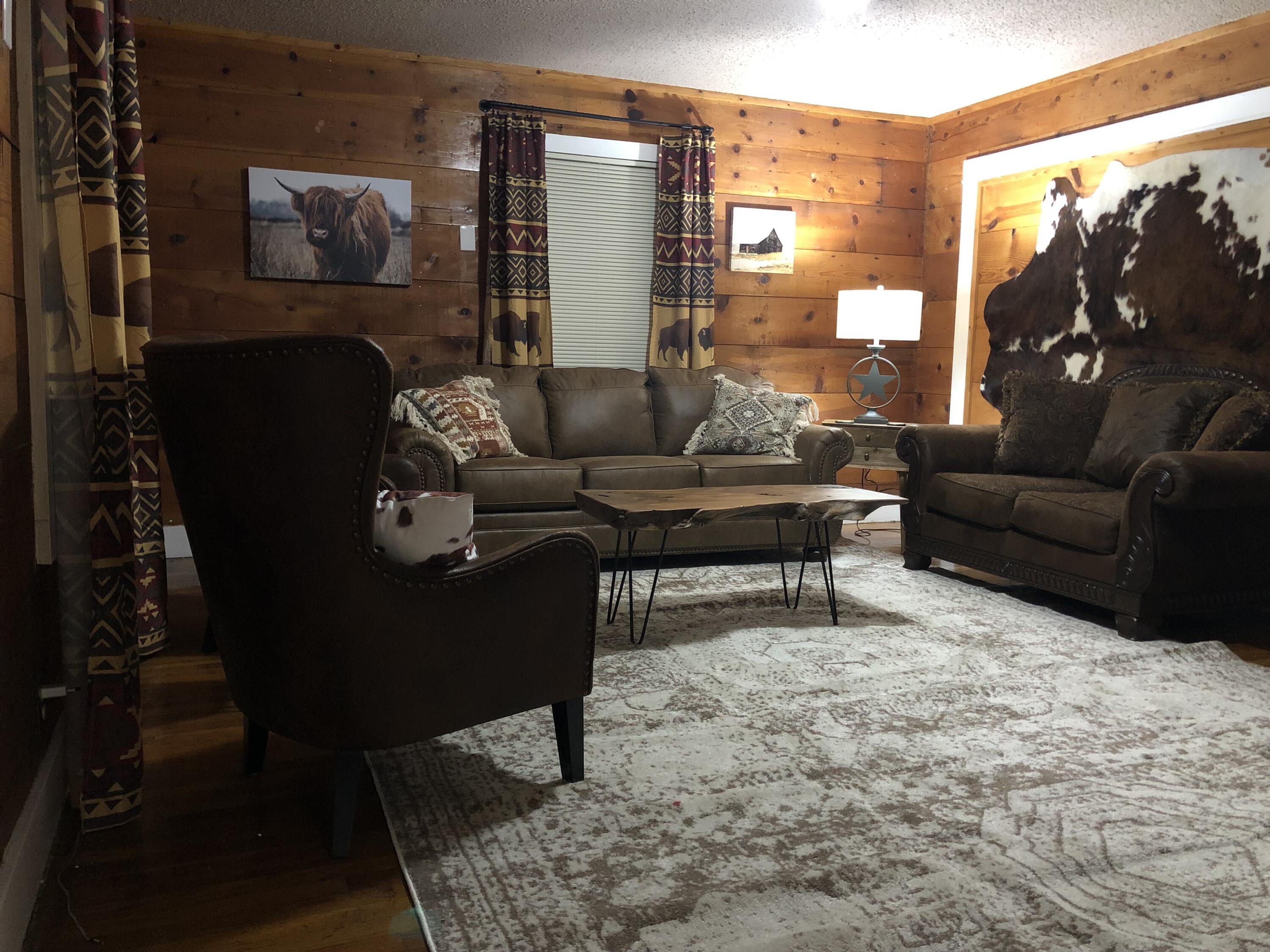 2221 15th Street Lubbock, TX 79401 - Photo 8 of 28 living room