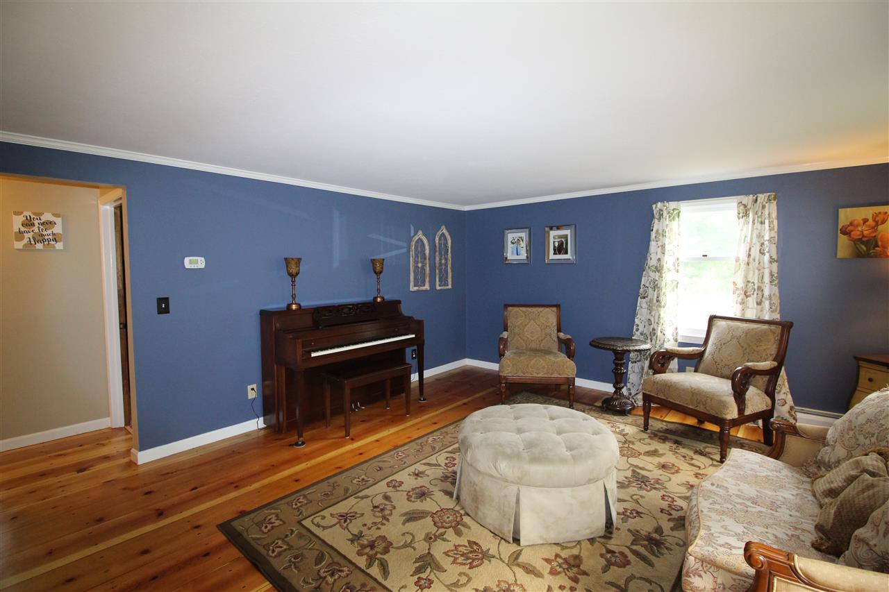 35 Laurel Hill Road Hollis, NH 03049 - Photo 11 of 37