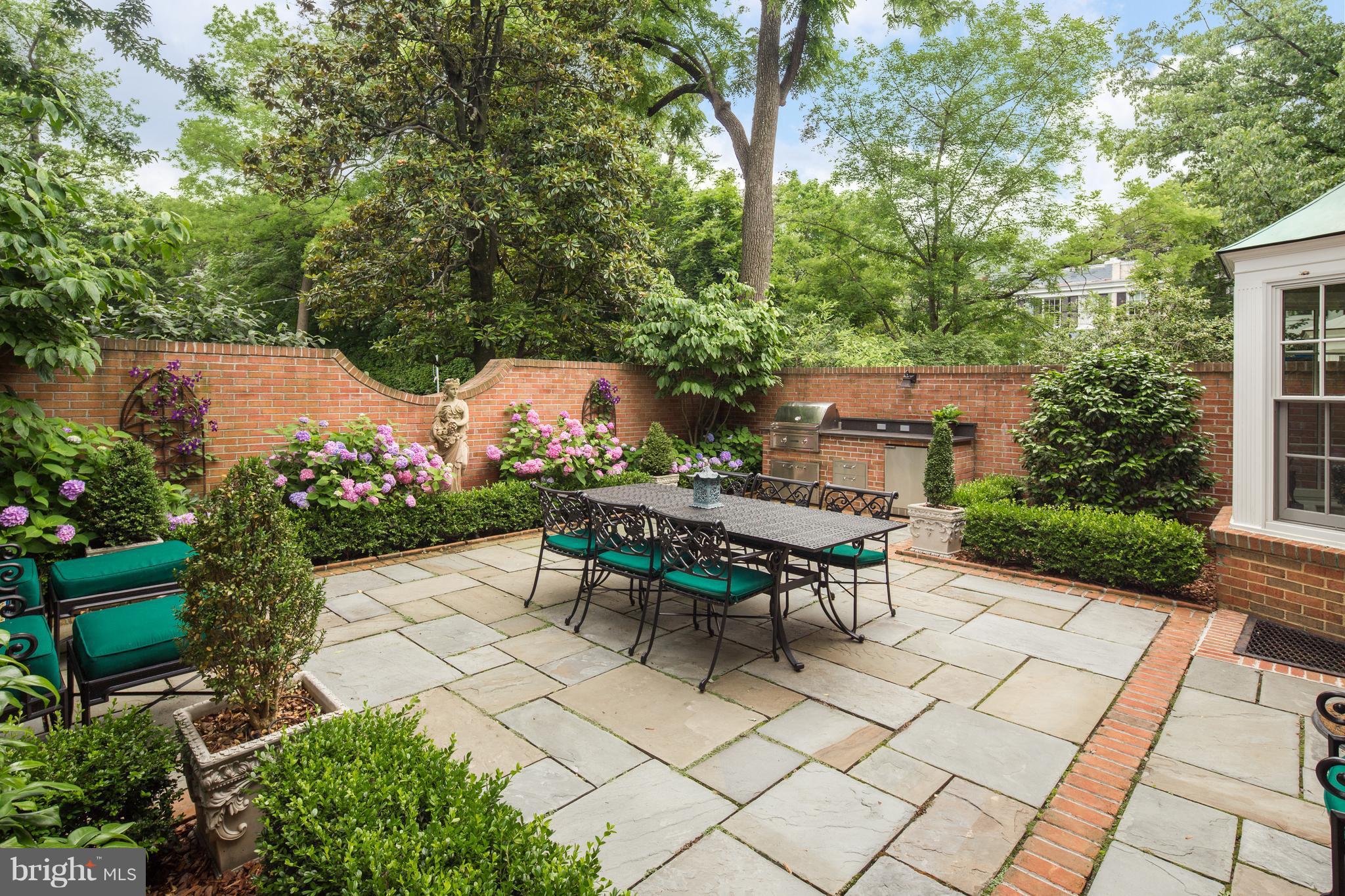 2814 R Street Northwest Washington, DC 20007 - Photo 26 of 30 a view of a backyard with sitting area